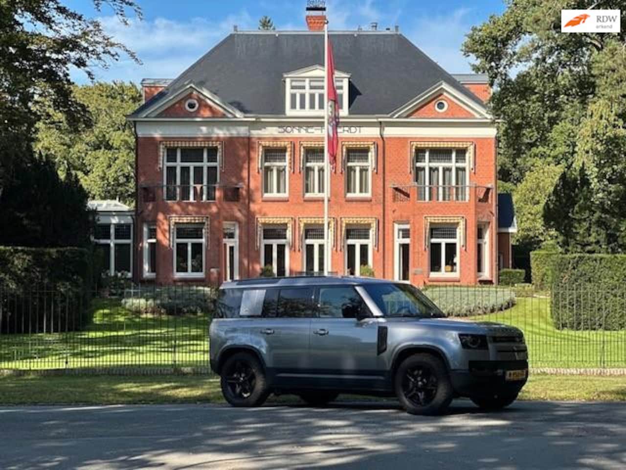 Land Rover Defender 110 - 2.0 P400e Plugin hybride - AutoWereld.nl