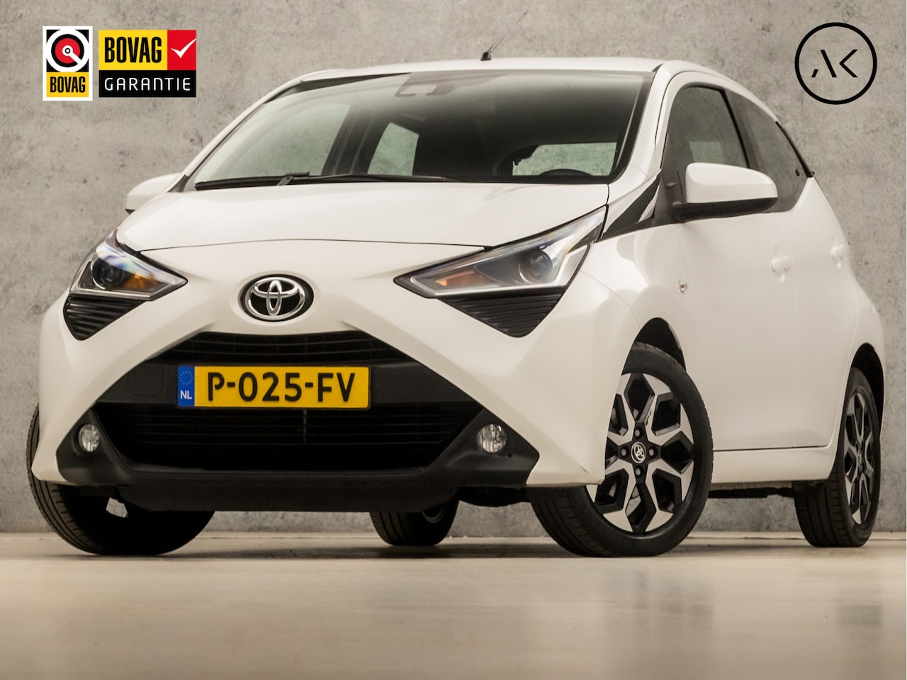 Toyota Aygo - 1.0 VVT-i Sport (APPLE CARPLAY, NAVIGATIE, LM VELGEN, SPORTSTOELEN, CAMERA, LANE ASSIST, N - AutoWereld.nl