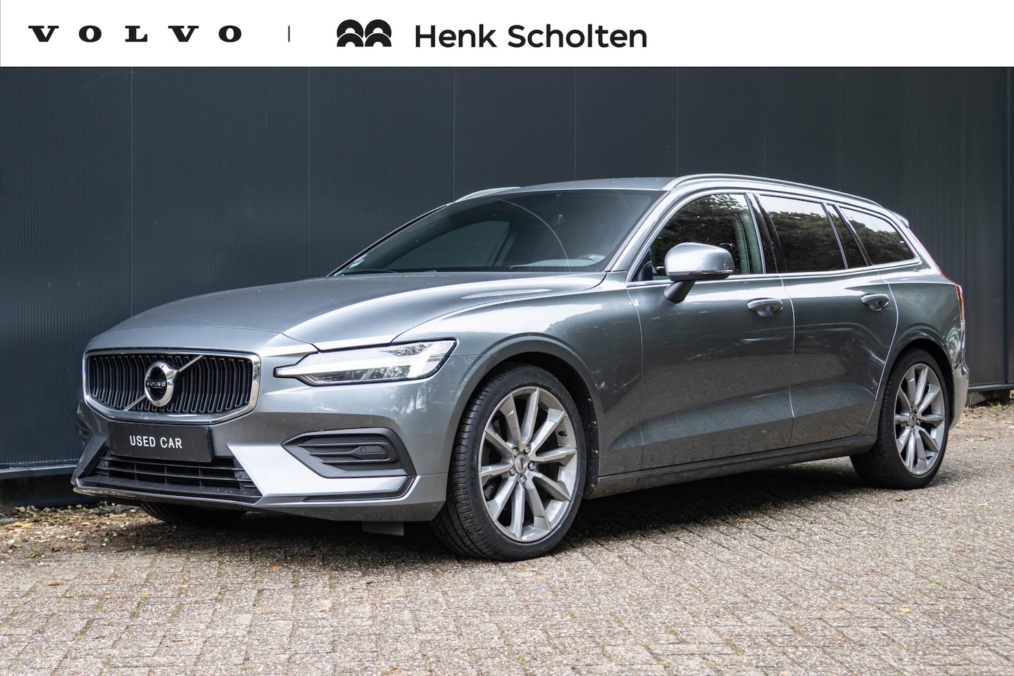 Volvo V60 - T4 Automaat Momentum Pro | 19'' Lichmetalen velgen | Navigatie | Dealeronderhouden |  Elek - AutoWereld.nl