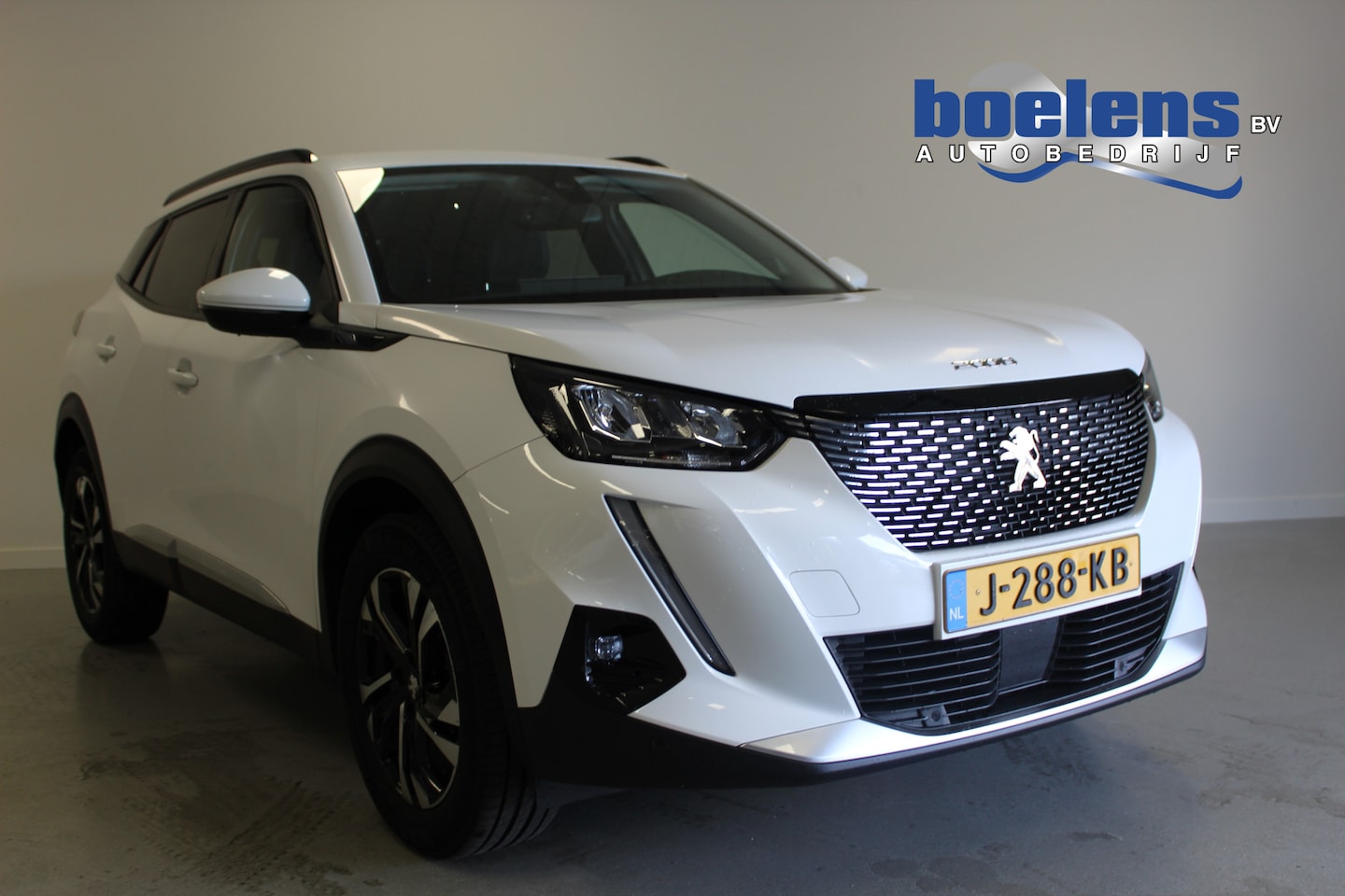 Peugeot 2008 - 1.5 BlueHDi Blue Lease Allure | AFN-TRHAAK | CLIMA | CARPLAY | DAB-RADIO | 17'LMV | NAVI | - AutoWereld.nl