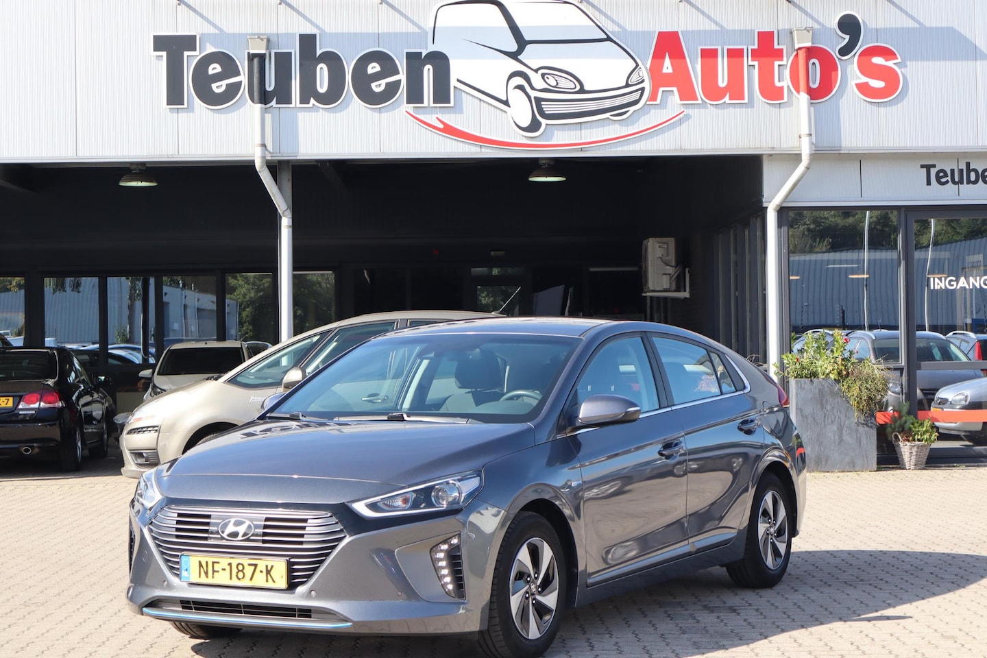 Hyundai IONIQ - 1.6 GDi Comfort Navigatie, Apple Carplay, Camera, Cruise control - AutoWereld.nl