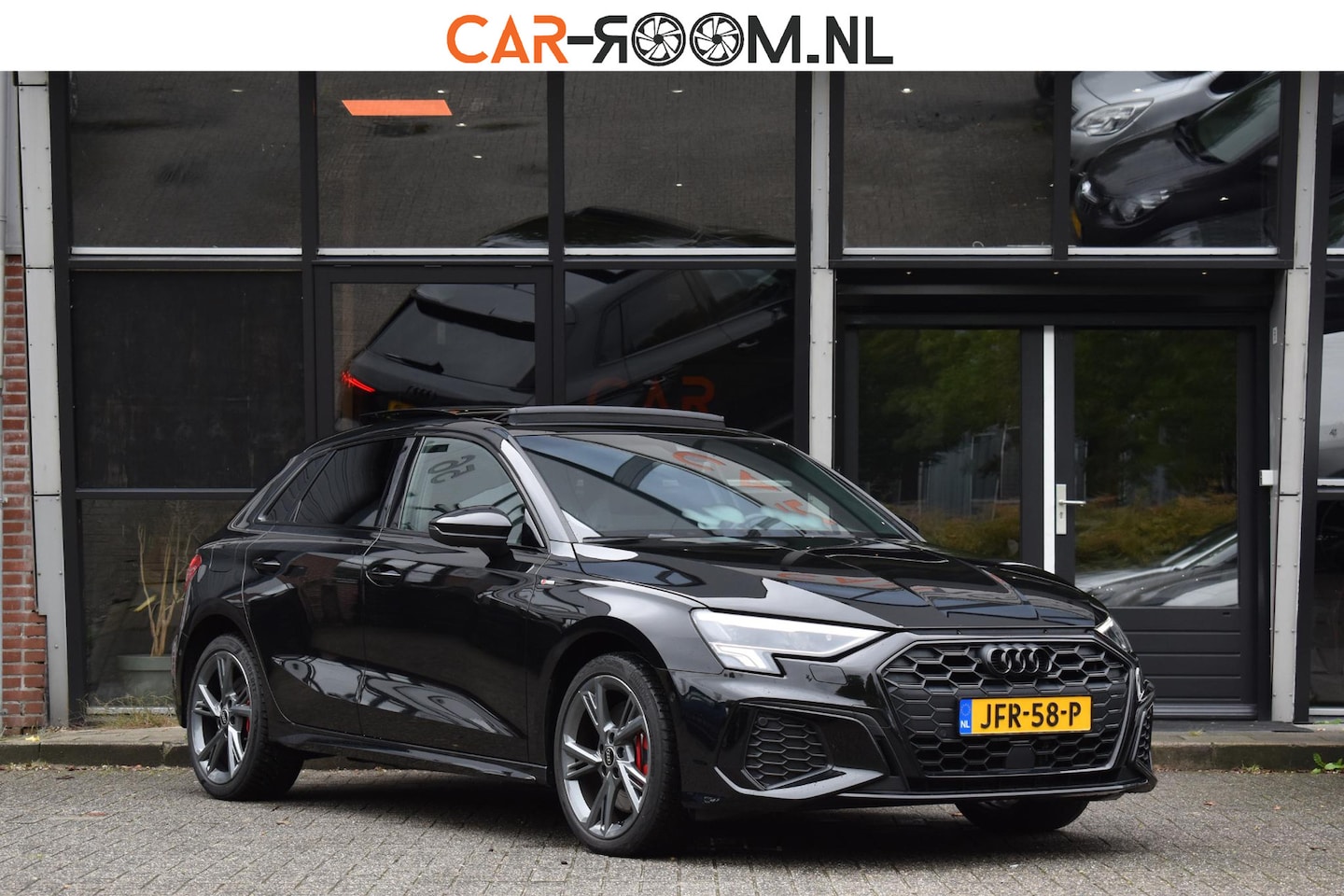 Audi A3 Sportback - 45 TFSI e S edition Competition S Line Pano Lane ACC Camera - AutoWereld.nl