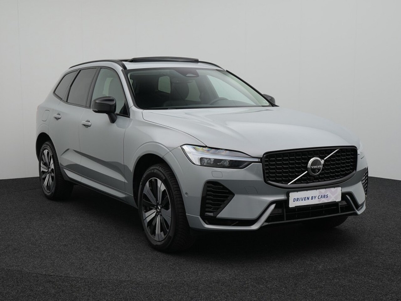 Volvo XC60 - 2.0 T8 Plug-in hybrid AWD Plus Dark 2.0 T8 Plug-in hybrid AWD Plus Dark - AutoWereld.nl