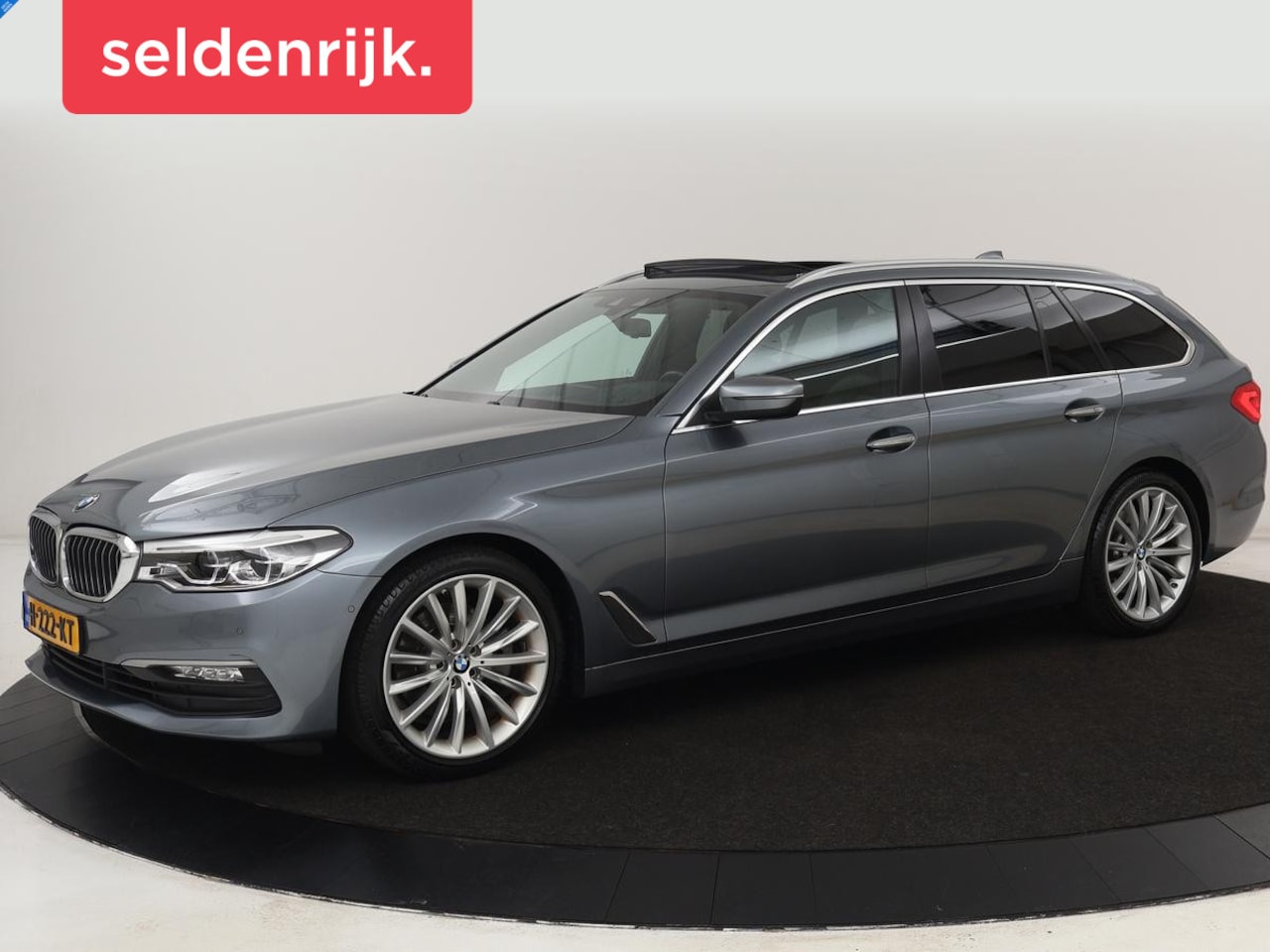 BMW 5-serie Touring - 520i High Executive | Panoramadak | Trekhaak | Leder | Stoelverwarming | Camera | Head-Up - AutoWereld.nl