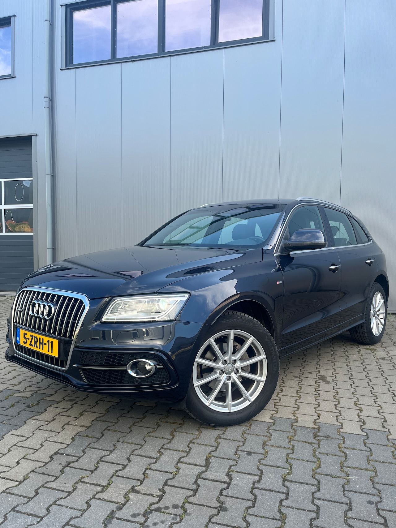Audi Q5 - 2.0 TDI quattro Sport Edition S-Line interieur en exterieur // Origineel NL - AutoWereld.nl