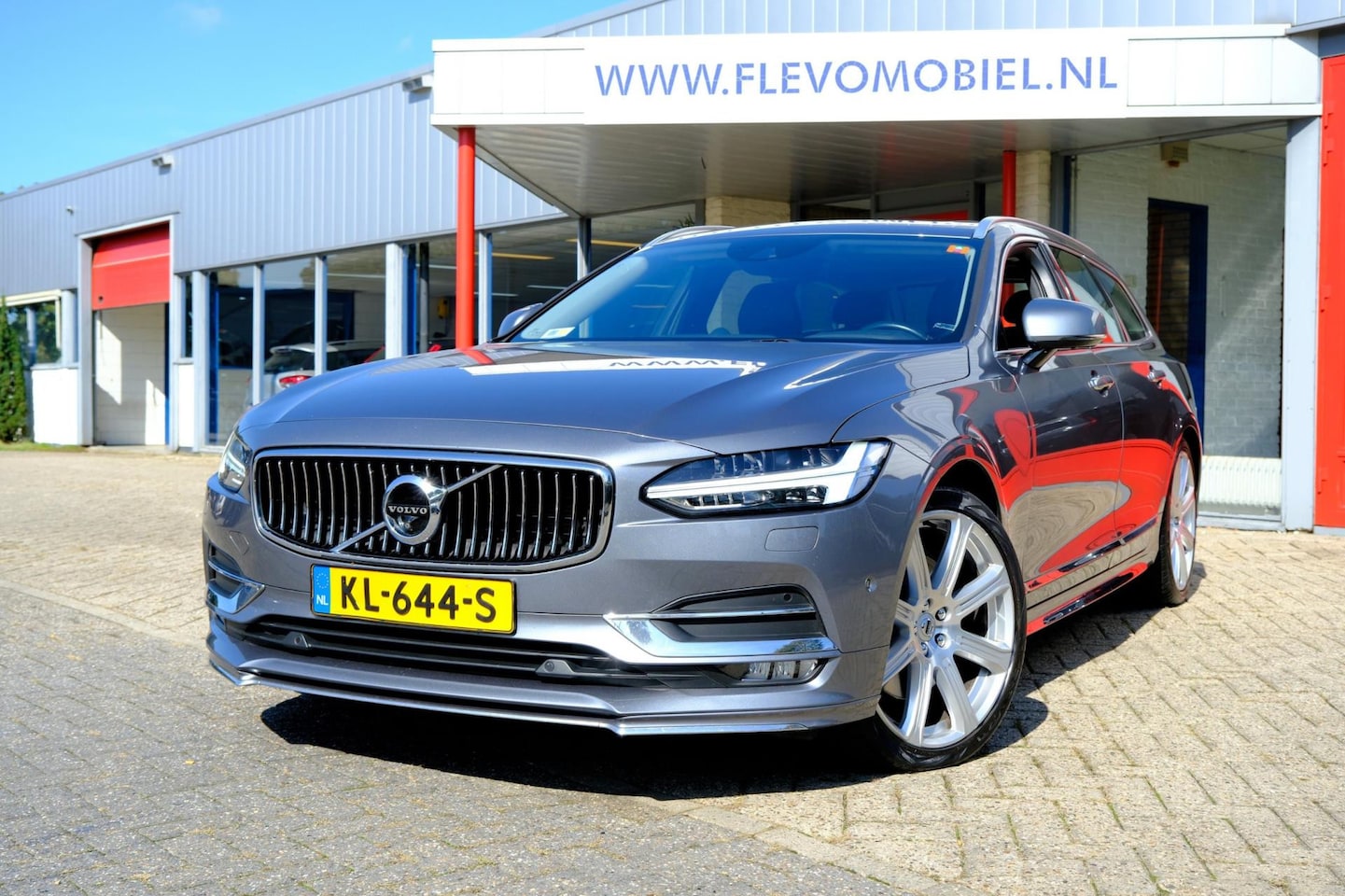 Volvo V90 - 2.0 D5 235pk AWD Inscription Aut. Pano|Leder|Bowers&Wilkins|HUD|Zeer Luxe! - AutoWereld.nl
