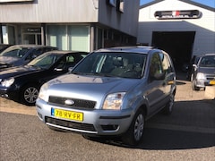 Ford Fusion - 1.4-16V Trend Volledig onderhouden en perfect rijdende Fusion. Met 156666 kilometer. Nieuw