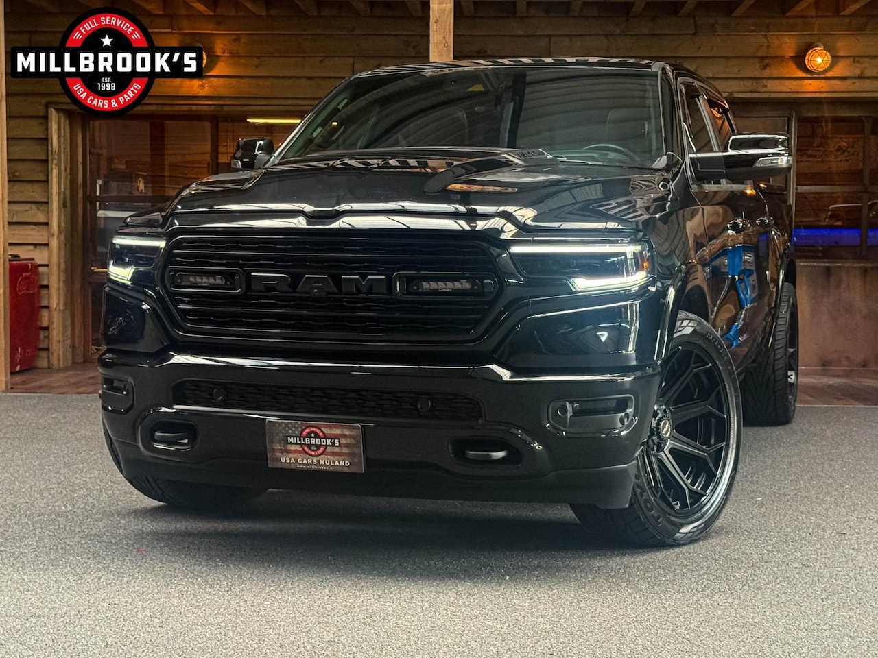 Dodge Ram 1500 - 5.7 V8 Limited Night, 22'' 4Play velgen, Digitaal Dashboard, Black Edition, Panoramadak - AutoWereld.nl