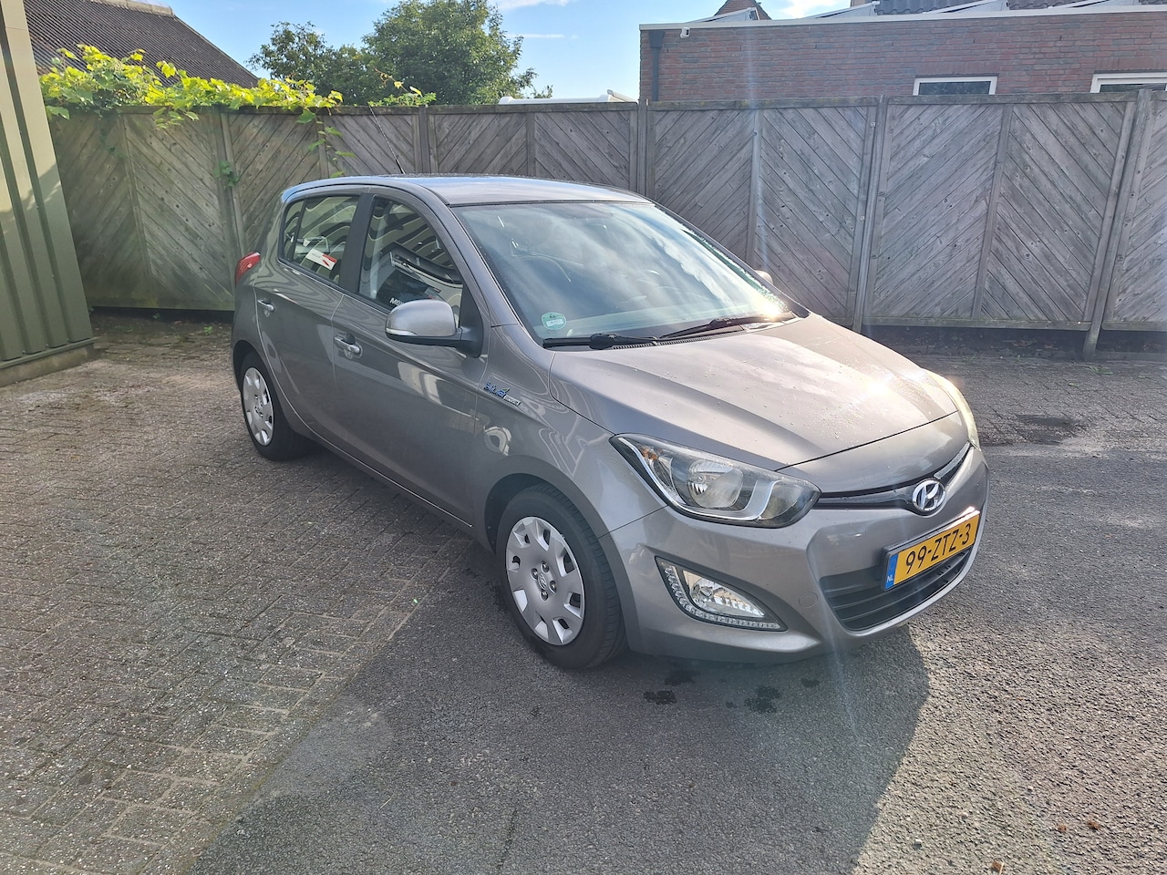 Hyundai i20 - 1.2i i-Motion met airco - AutoWereld.nl