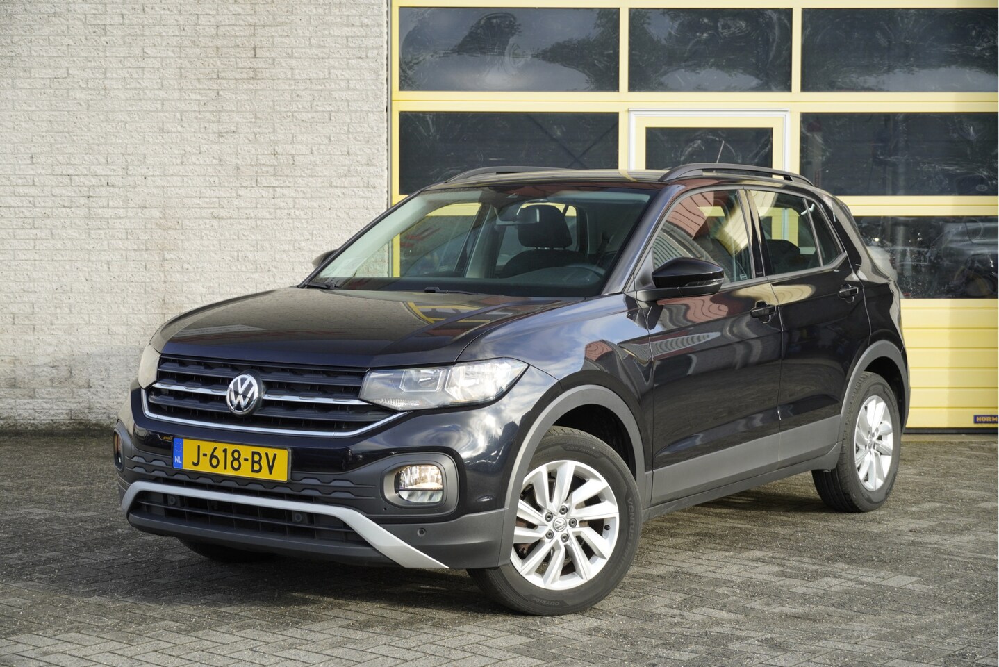 Volkswagen T-Cross - 1.0 TSI Life Business BJ2020 Lmv 16" | Led | Pdc | Navi | App-Connect | Climate control | - AutoWereld.nl