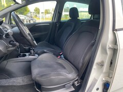 Fiat Punto Evo - BWJ 12-2016 | 0.9 100PK TwinAir Lounge | CLIMA | TREKHAAK | CRUISE | PDC | PRIVACY GLASS |