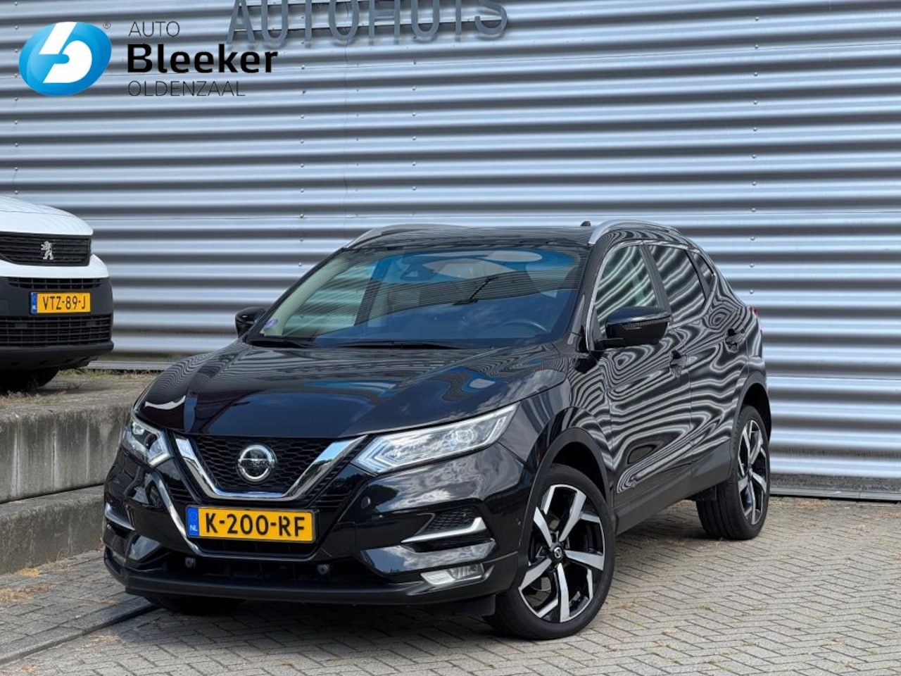 Nissan Qashqai - 1.3 DIG-T TEKNA + Leder Pano Carplay 360 Camera - AutoWereld.nl