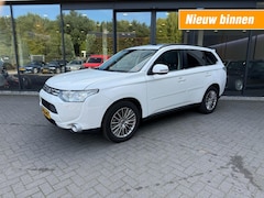Mitsubishi Outlander - 2.0 Instyle 4WD 7-PERS, Leer, Schuifdak, Keyless, Trekhk, Camera, Stoelverw, Cruise
