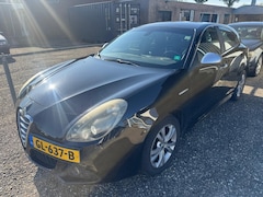 Alfa Romeo Giulietta - 2.0 JTDm Distinctive | Navi | Leder