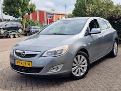 Opel Astra - 1.6 Cosmo. TURBO Half leder.NAP.parkeersensor.Velegen.Onderhoudboekjes
