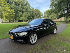 BMW 3-serie - 320i Upgrade Edition Automaat Mooie auto