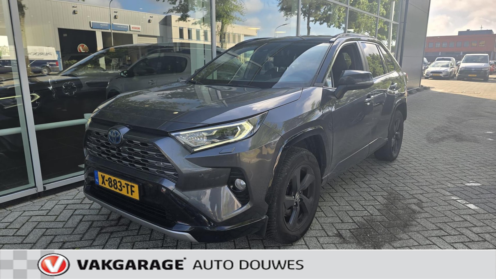 Toyota RAV4 - 2.5 Hybrid AWD Dynamic |Bi-tone |360 Camera |Trekhaak - AutoWereld.nl