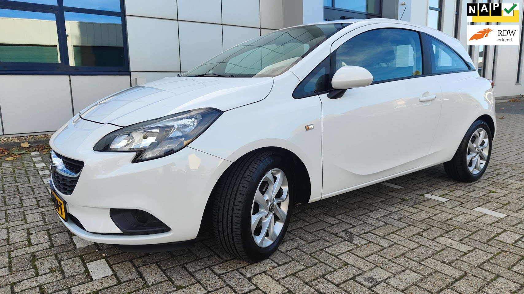 Opel Corsa - 1.4 Edition 28000 km!!! Automaat - AutoWereld.nl