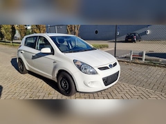 Hyundai i20 - 1.2i ActiveVersion 2010 - 5 DRS - AIRCO - DUITSE PAPIEREN - LICHTE SCHADE