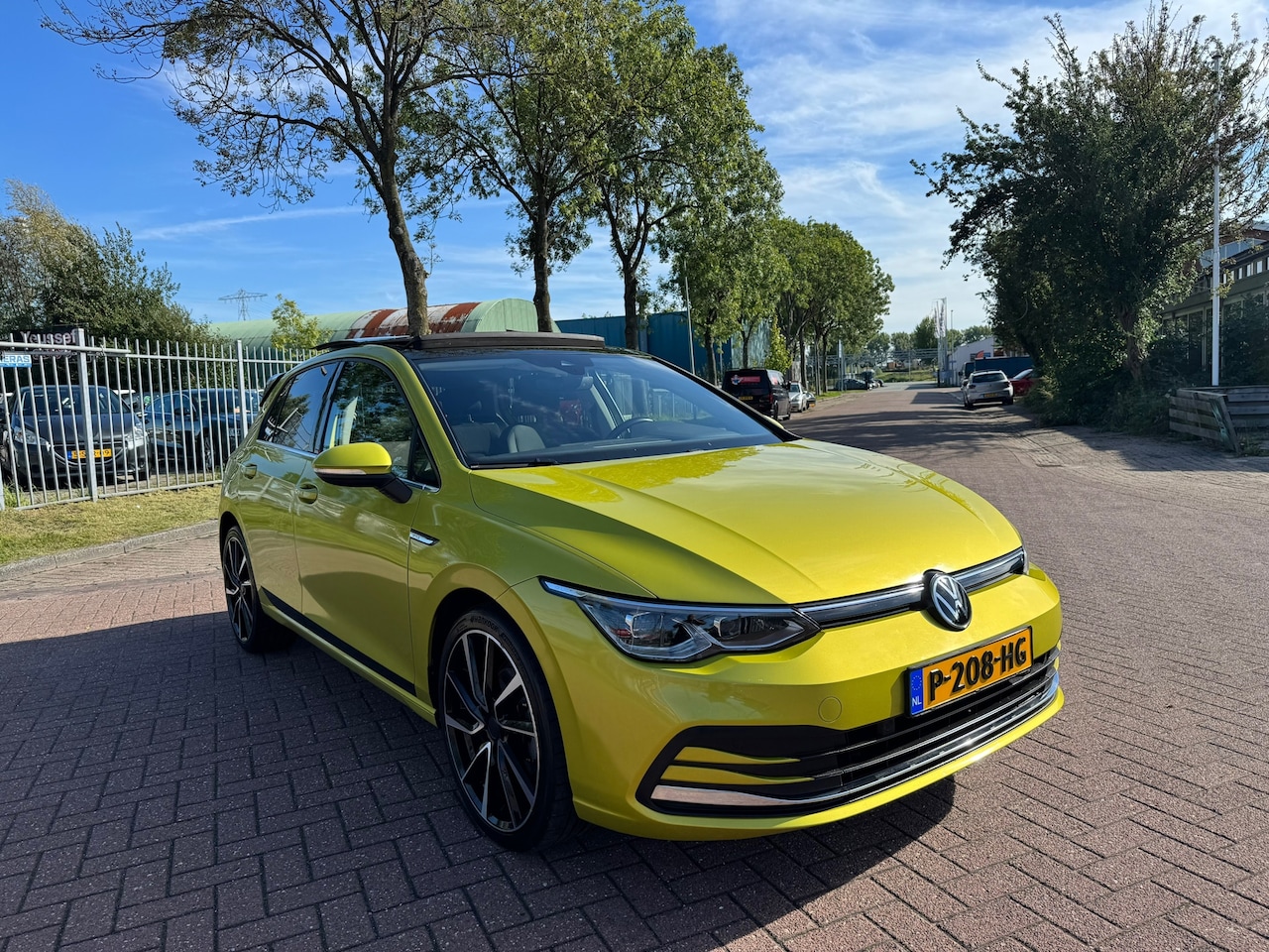 Volkswagen Golf - 1.5 TSI pano navi bomvol opties - AutoWereld.nl