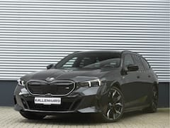 BMW i5 Touring - M60 xDrive - Pano - Trekhaak - Driving Ass Prof - Onderstel Prof - Harman Kardon