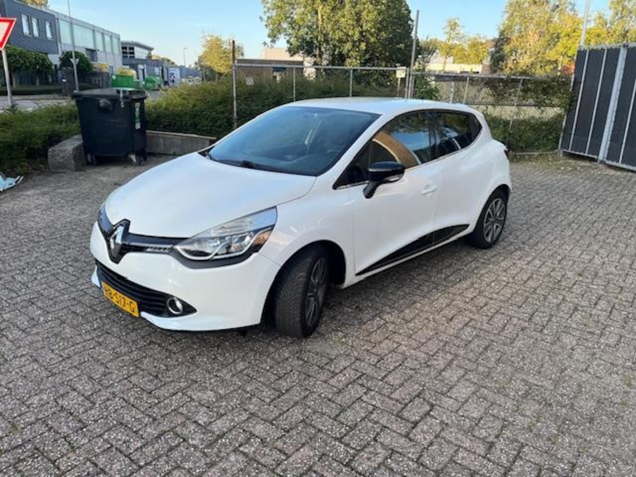 Renault Clio - 1.5 dCi ECO Night&Day! Airco! Parking sensor! - AutoWereld.nl