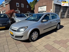 Opel Astra - 1.6 Essentia Automaat