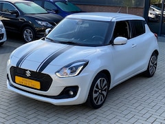 Suzuki Swift - 1.2 Stijl Smart Hybrid NIEUWSTAAT XENON LED NAVI CRUISE CLIMA KEYLESS ENTRY/GO