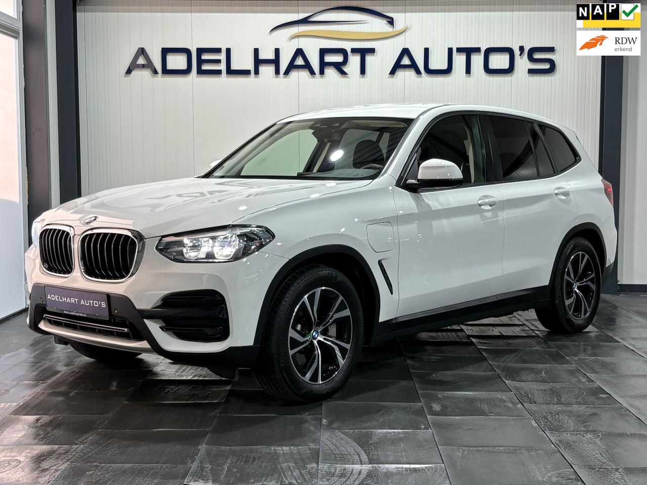 BMW X3 - XDrive30e Executive Automaat / Navigatie full map / Cruise control / etc.. - AutoWereld.nl