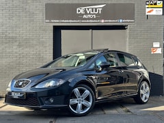 SEAT Leon - 1.8 TFSI FR DSG | Schuifdak | Leer | Xenon Led | StoelVerwarming | Trekhaak |