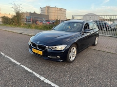 BMW 3-serie Touring - 318d High Executive XENON/LED