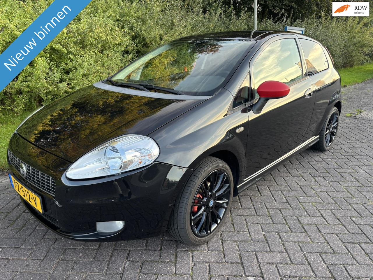 Fiat Grande Punto - 1.4 - 16V Edizione Lusso NIEUWE APK | 6Bak - AutoWereld.nl