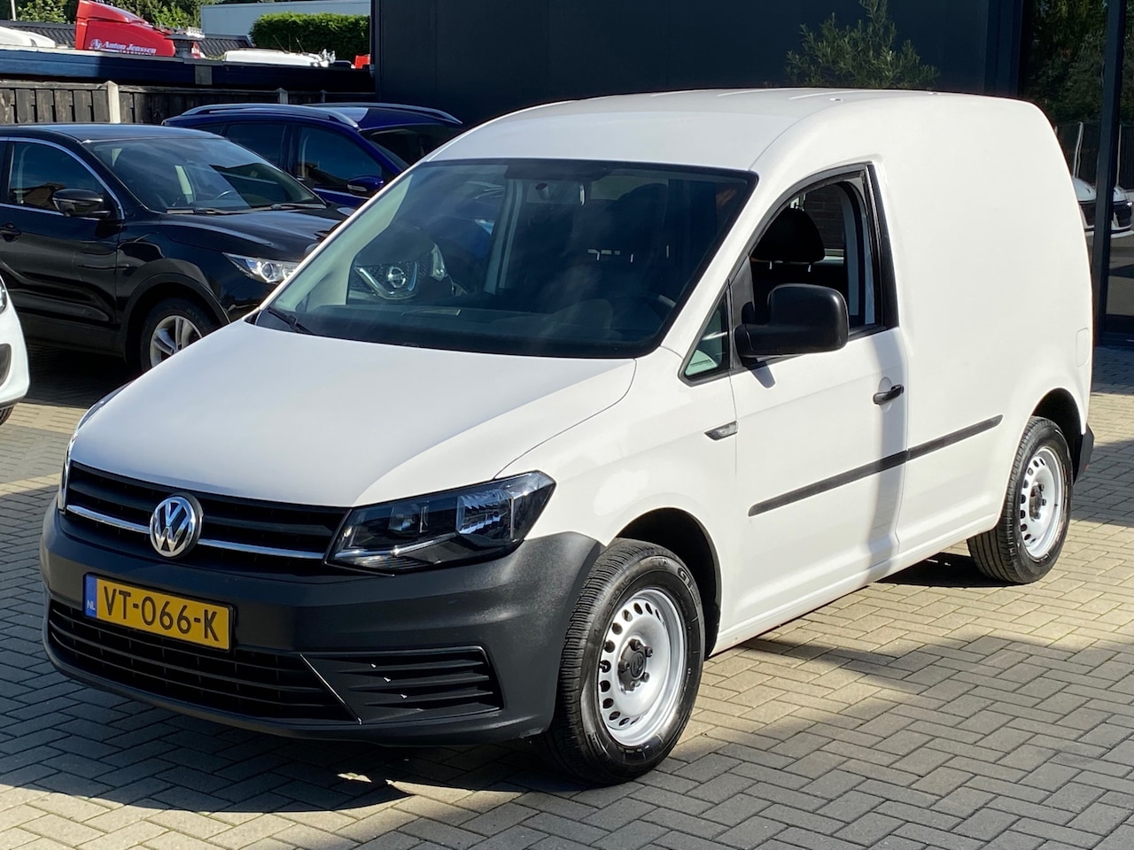 Volkswagen Caddy - 2.0 TDI Easyline 1e EIGENAAR EURO 6 AIRCO TREKHAAK LEER NIEUWE APK - AutoWereld.nl