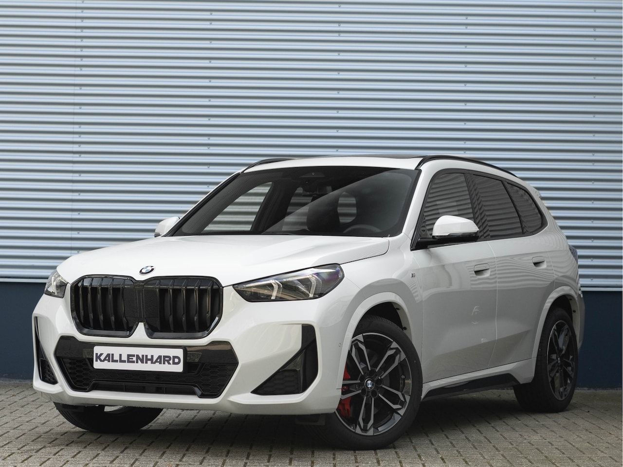 BMW X1 - sDrive18i M-Sport Pro - Pano - Trekhaak - Driving Ass Plus - Harman Kardon - AutoWereld.nl