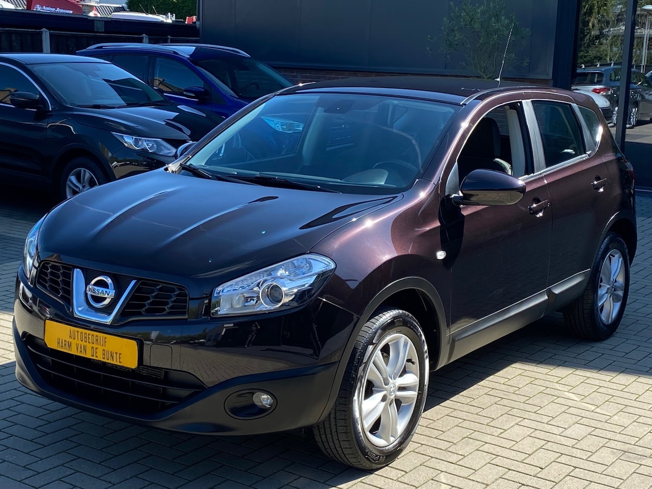 Nissan Qashqai - 2.0 Acenta NIEUWSTAAT XENON CRUISE CLIMA PDC TREKHAAK - AutoWereld.nl