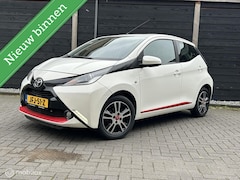 Toyota Aygo - 1.0 VVT-i x-play LM / airco / LED