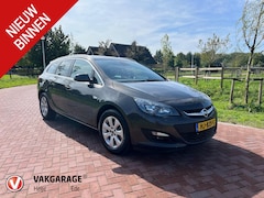 Opel Astra Sports Tourer - 1.4 Turbo Edition Parkeersensoren | Sportstoelen |