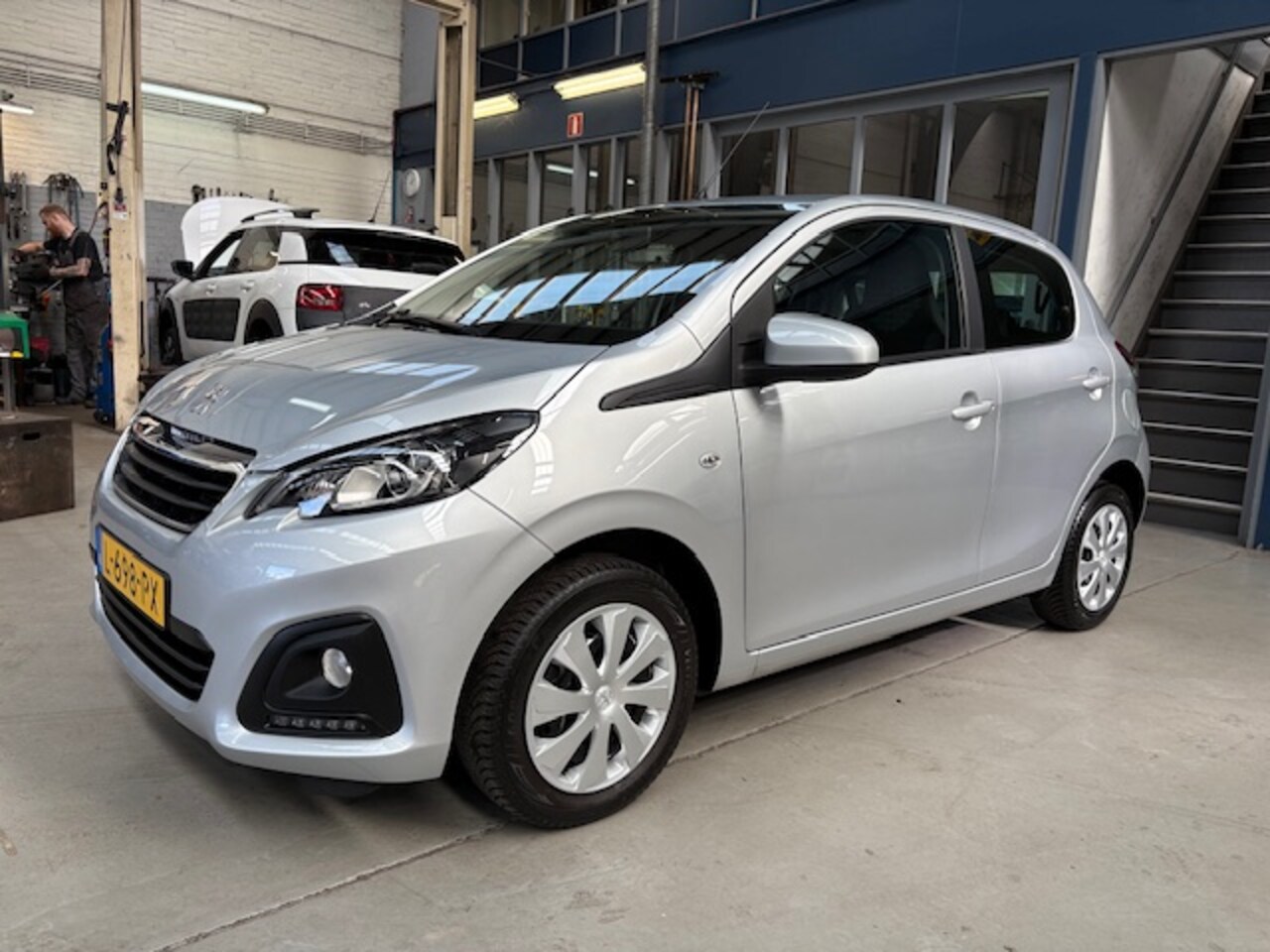 Peugeot 108 - 1.0 e-VTi 72pk 5D Active - AutoWereld.nl