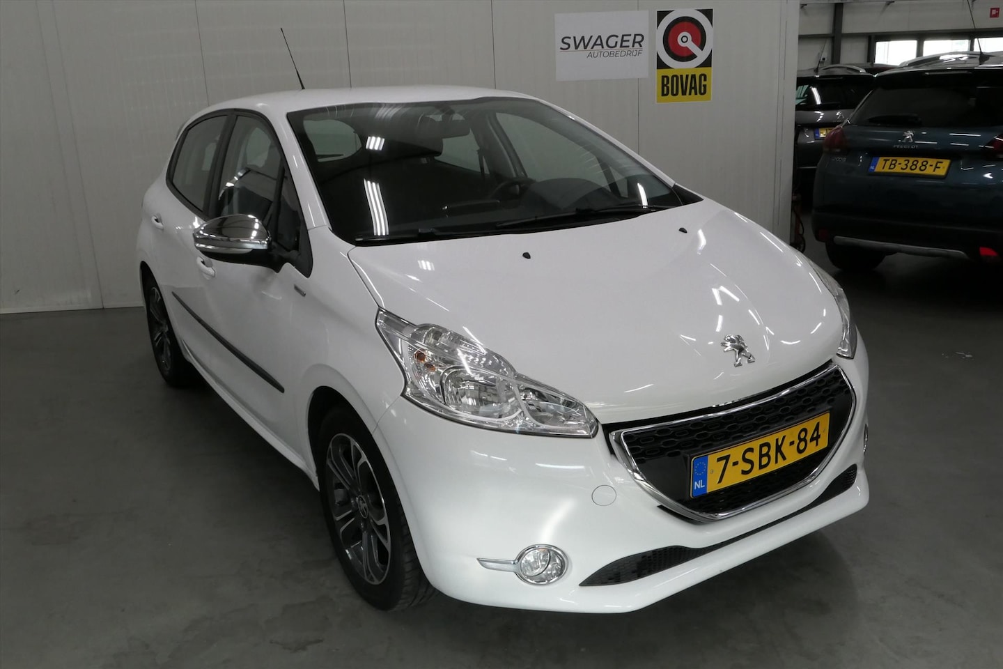 Peugeot 208 - 1.2 VTi 82PK 5D Urban Soul (Dealeronderhouden&Trekhaak) - AutoWereld.nl