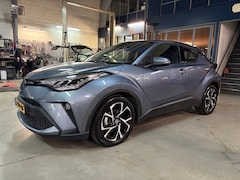 Toyota C-HR - 1.8 Hybrid 122pk CVT Dynamic | *Uniek 12.829 KM* | Afn. Trekhaak | Apple carplay / Android