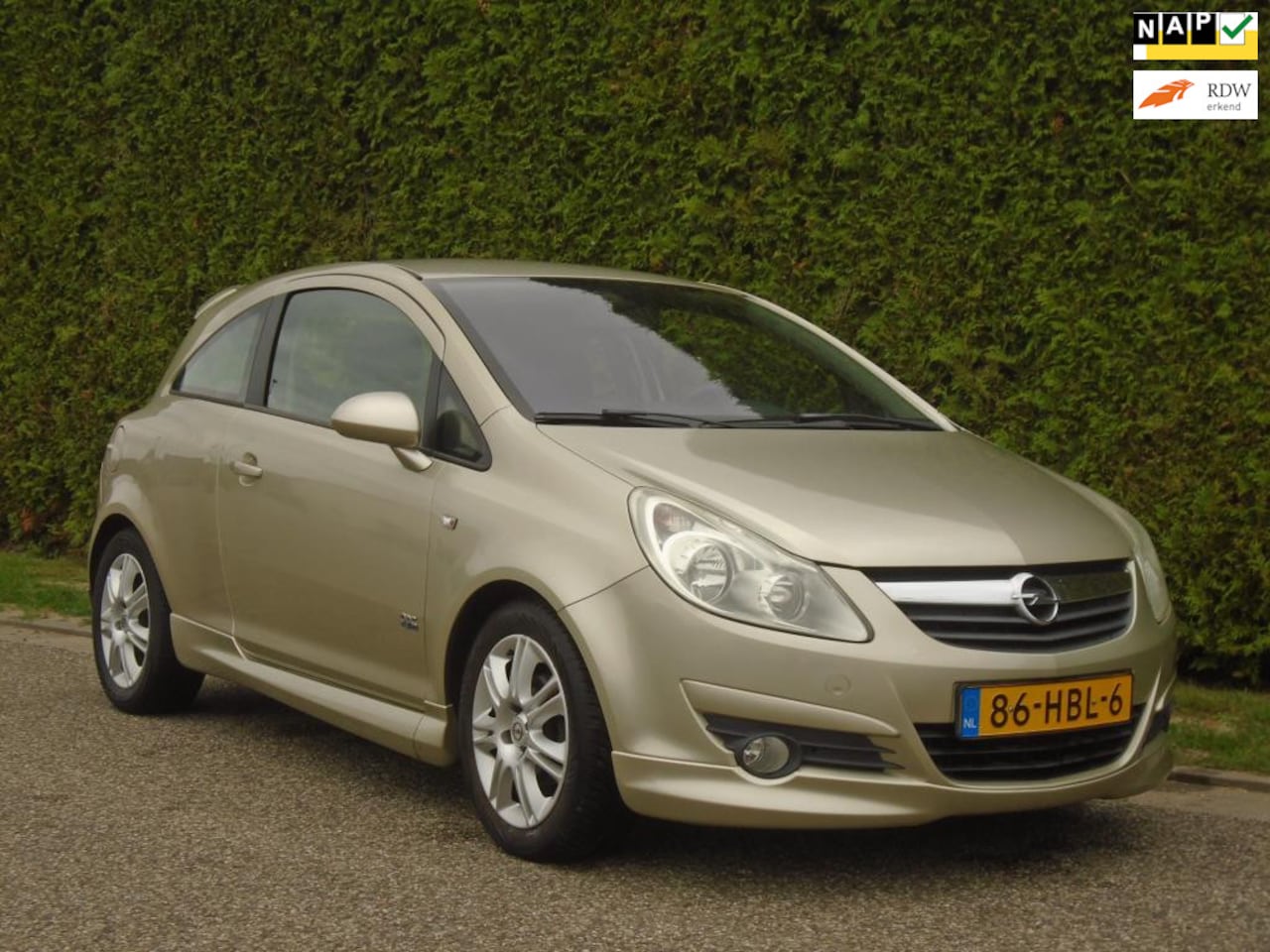 Opel Corsa - 1.2-16V Cosmo..OPC-line - AutoWereld.nl