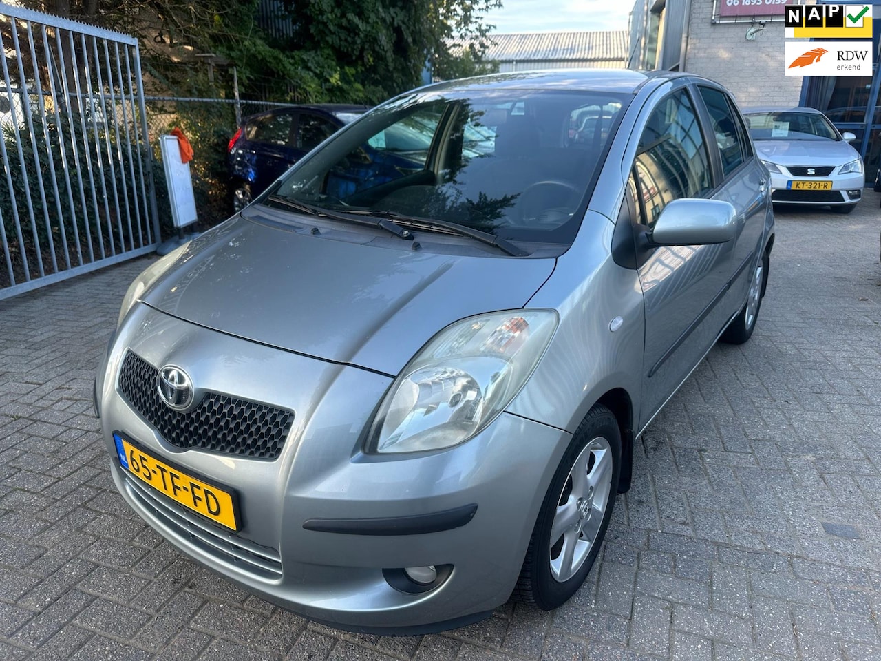 Toyota Yaris - 1.3 VVT-i Luna 1.3 VVTi Luna, Climate Control, Trekhaak, Apk 09/2026 - AutoWereld.nl