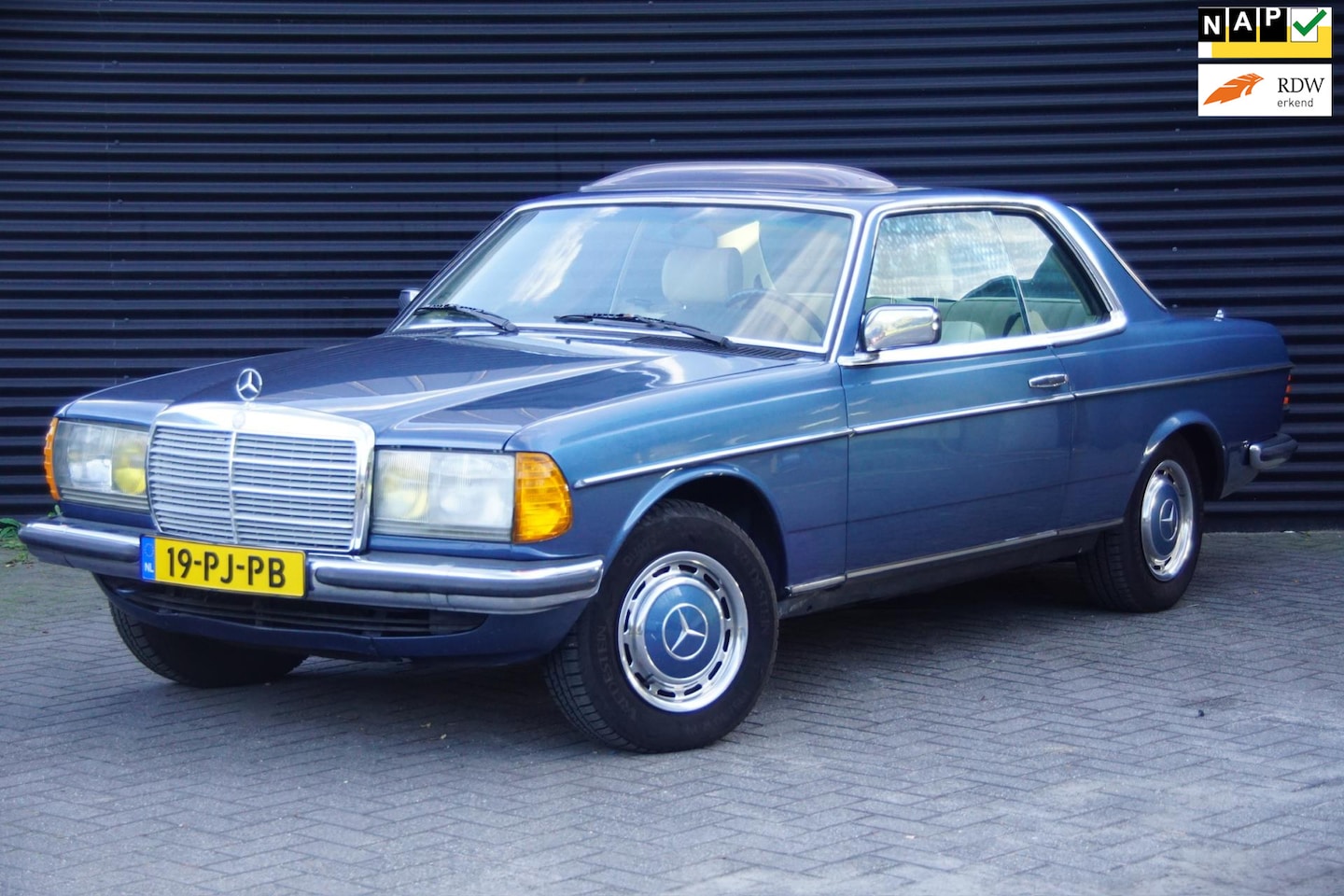 Mercedes-Benz 200-280 (W123) - 280 CE | Airco | Schuifdak | Cruise control | - AutoWereld.nl
