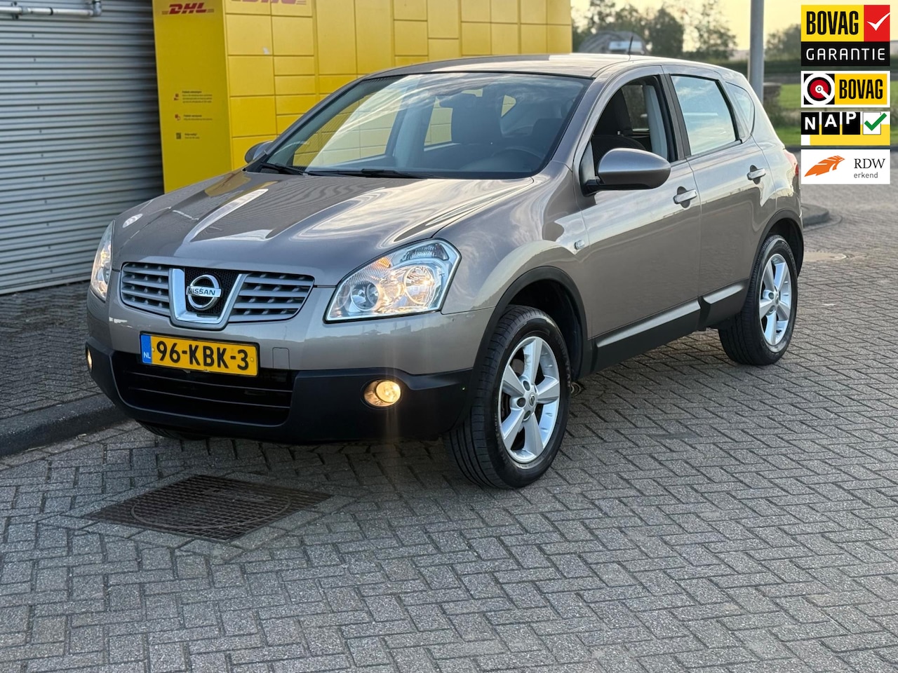 Nissan Qashqai - 2.0 Acenta 4WD Bj 2009 Automaat ECC Airco Navi Camera - AutoWereld.nl