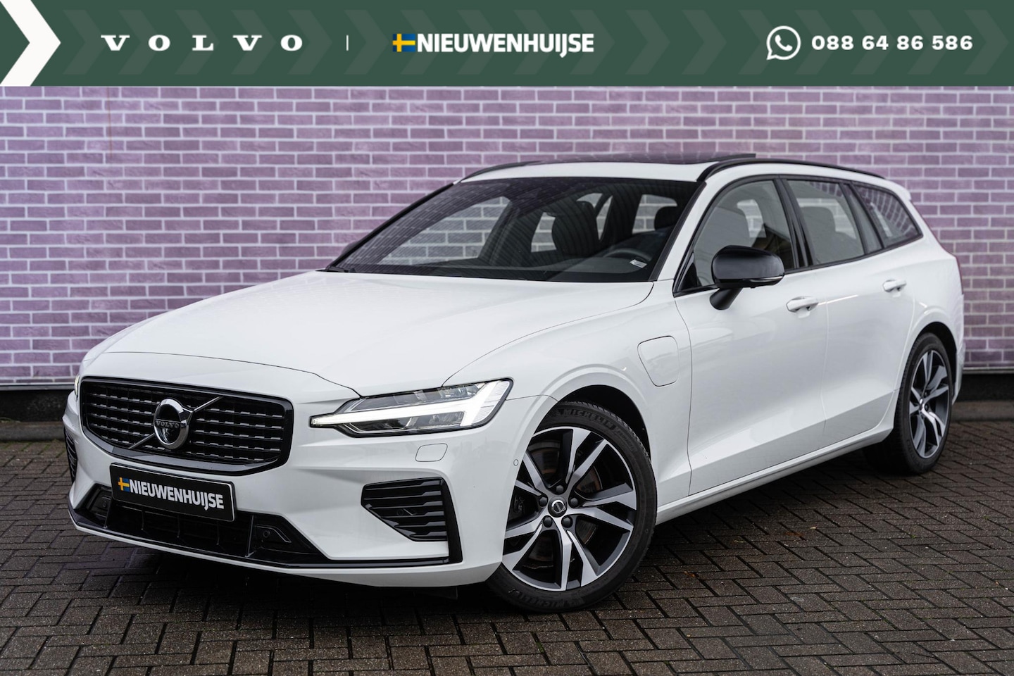 Volvo V60 - 2.0 T6 Recharge AWD R-Design | Navi | 360 Camera | Schuif-/Kanteldak | Adaptive Cruise | H - AutoWereld.nl