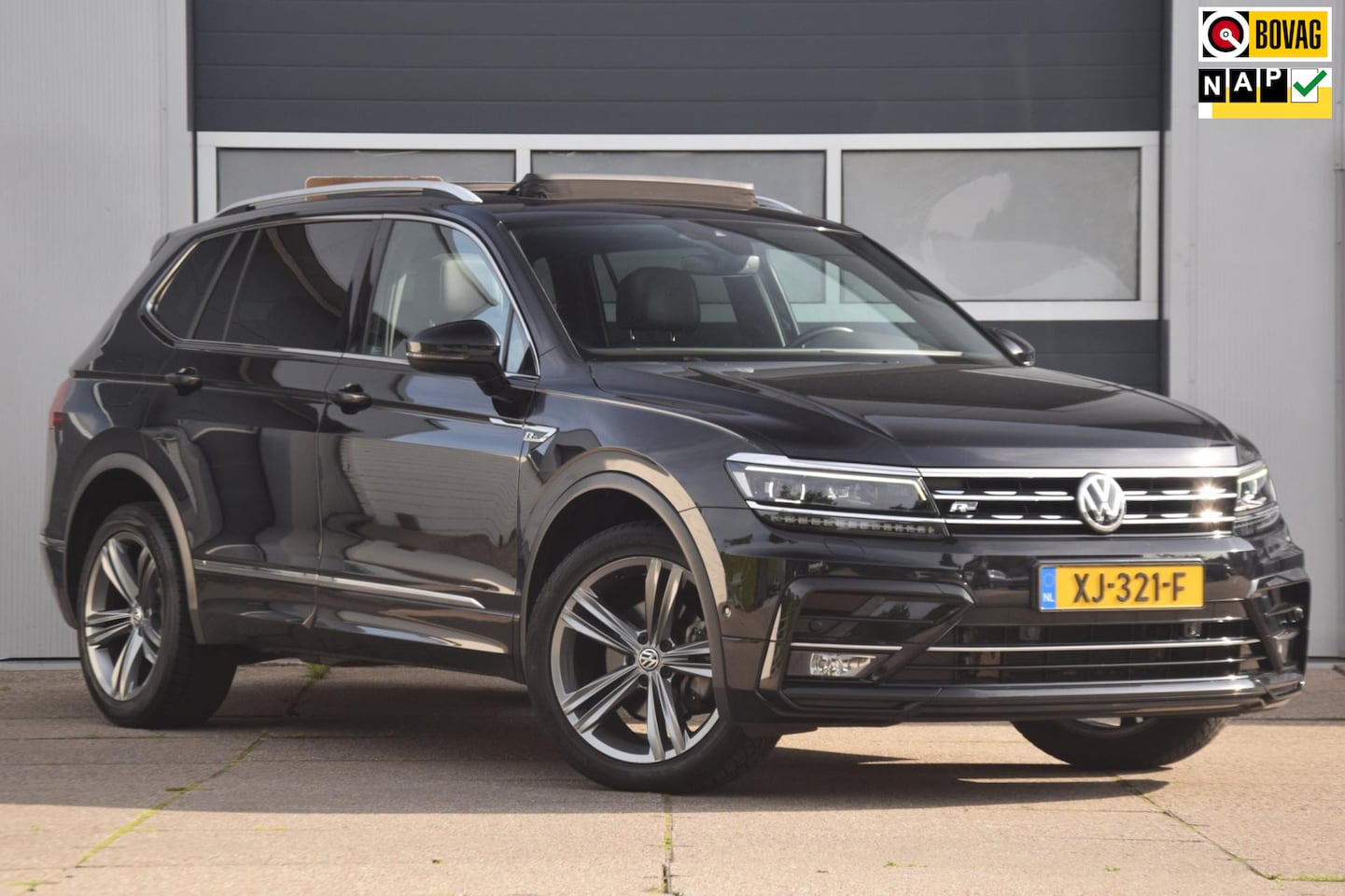 Volkswagen Tiguan Allspace - 2.0 TDI Highline Business R PANORAMADAK/TREKHAAK/LEER PAKKET - AutoWereld.nl