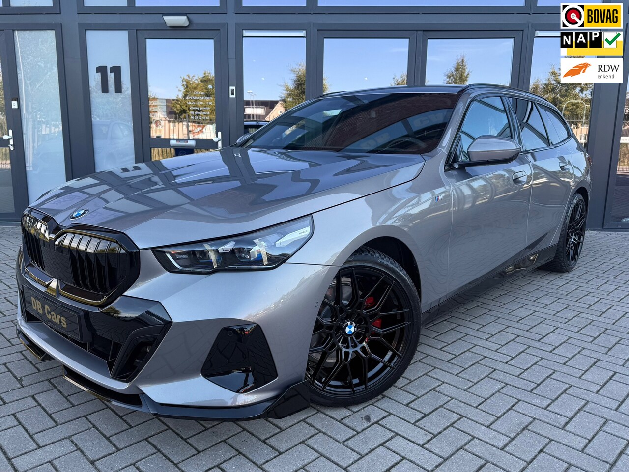 BMW 5-serie Touring - 520i 520i,M-SPORT,H&K,STOELVENT.ADAPTIEF.TREKHAAK. - AutoWereld.nl