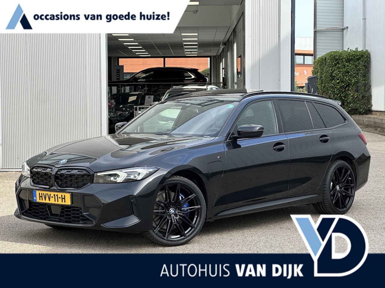 BMW 3-serie Touring - 330e M Pakket | Leder/Pano-Schuifdak/20-inch/Cruise Adaptief/H&K - AutoWereld.nl