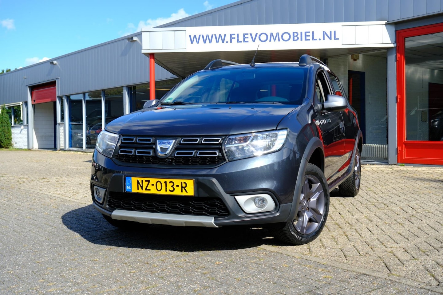 Dacia Sandero Stepway - 0.9 TCe Bi-Fuel SL LPG-G3 |Airco|LMV|Navi|Cam - AutoWereld.nl