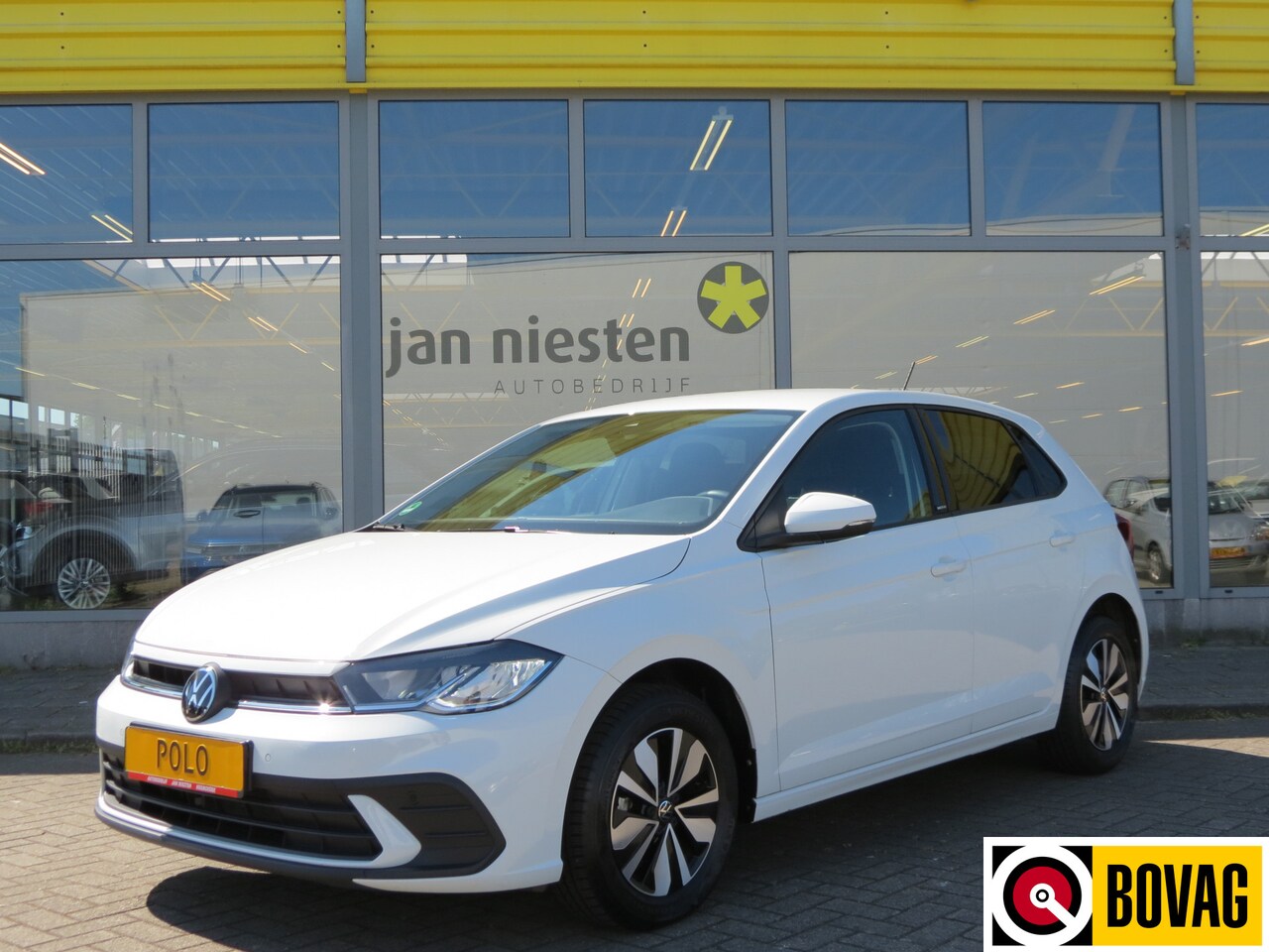 Volkswagen Polo - 1.0 MPI Polo -80pk- Move | LED | Climate Control | Stoelverwarming | Parkeersensoren | Rij - AutoWereld.nl